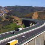 Viaduto rodovia em Portugal