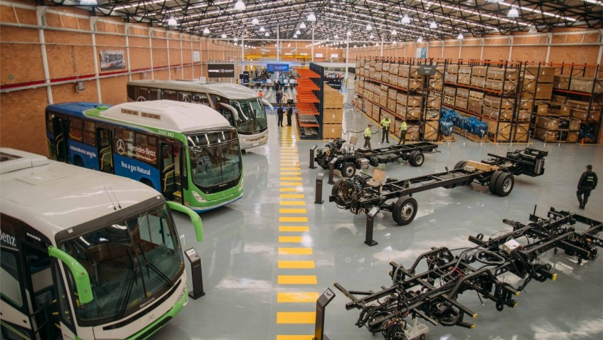 vista interna da nova fábrica de chassis para ônibus da Mercedes-Benz na Colômbia