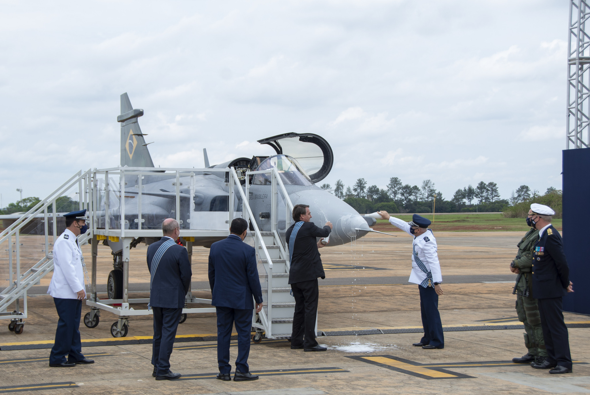 Saiba tudo sobre o Gripen, caça da FAB que fez voo de estreia em Brasília -  23/10/2020 - Política - Folha