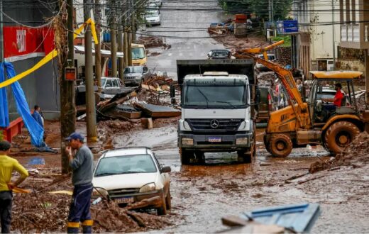 O recente desastre ambiental causado por enchentes no Rio Grande do Sul impactou significativamente a produção de veículos no Brasil. Com a inundação que afetou áreas-chave de produção e estoque, a indústria automotiva se vê diante de desafios complexo